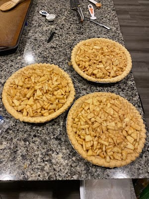 Thanksgiving Apple Crunch Pie Assembly Line